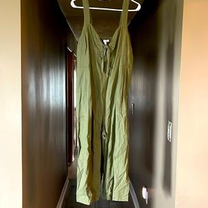 JUMPER CROPPED PANTS SIZE LARGE NWT